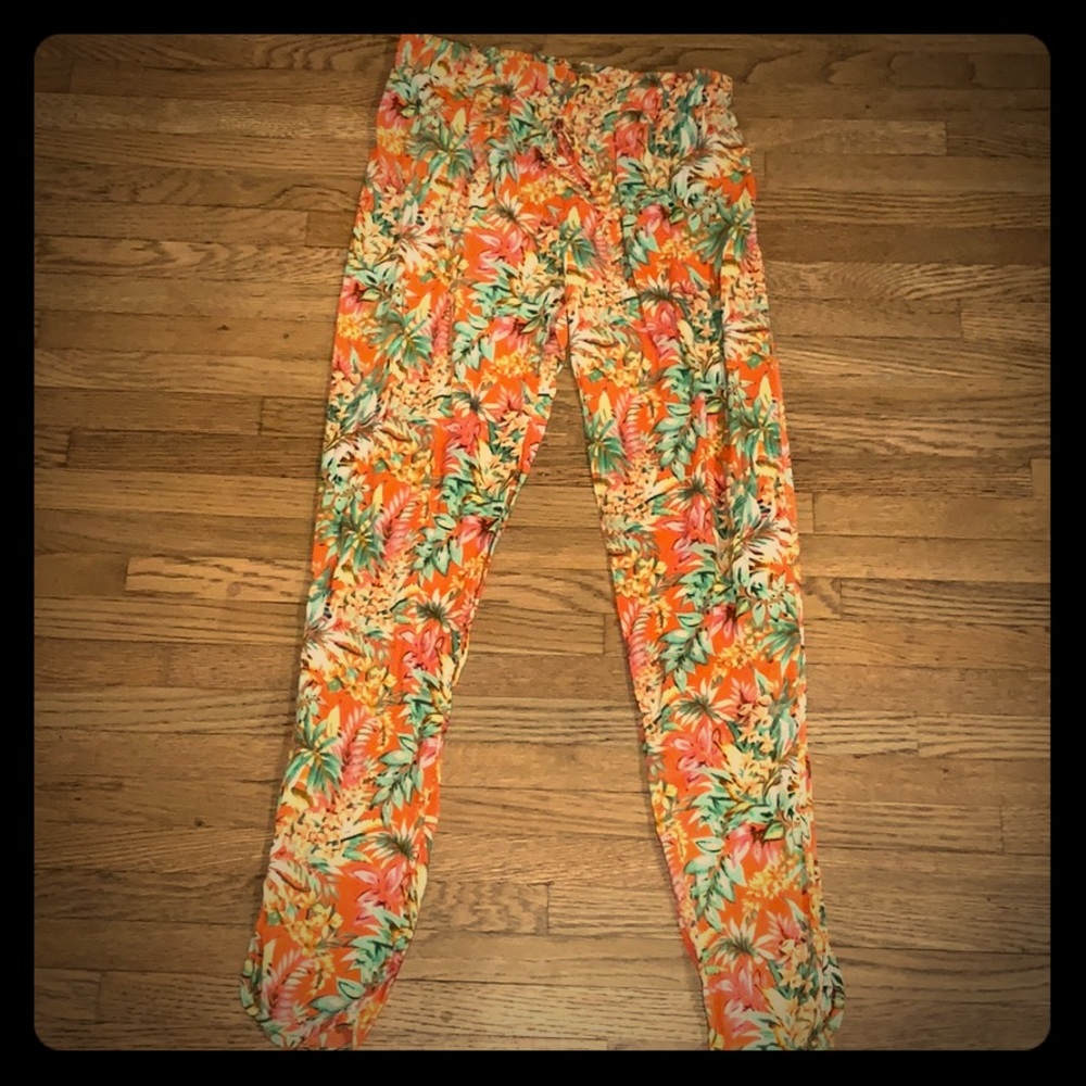 Bright tropical tapered linen pants!